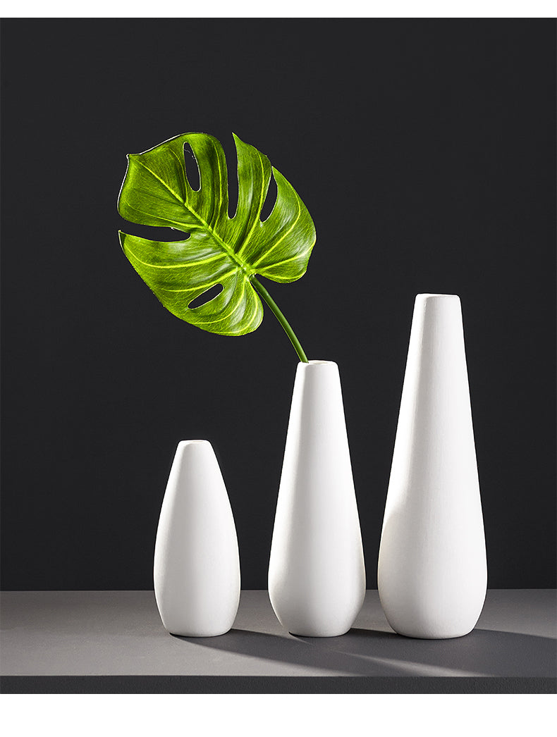 Suquila White Ceramic Vase™