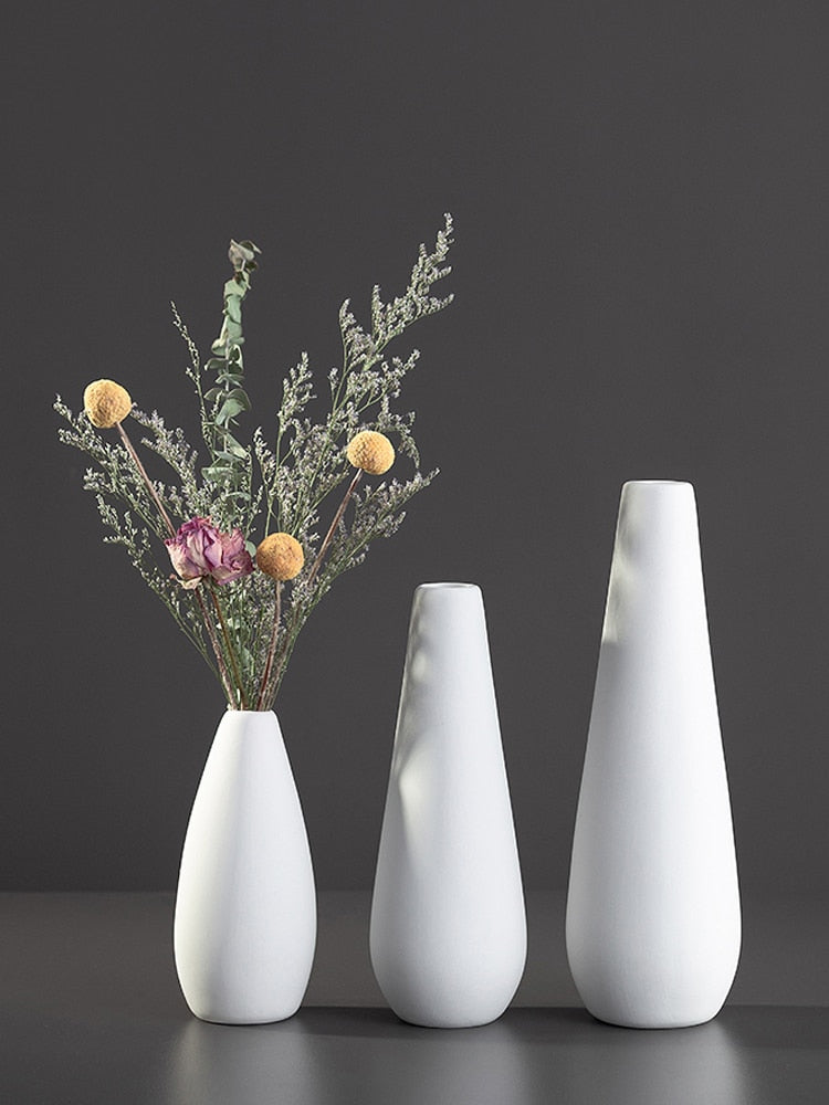 Suquila White Ceramic Vase™