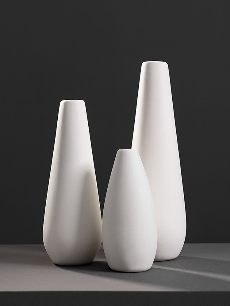 Suquila White Ceramic Vase™