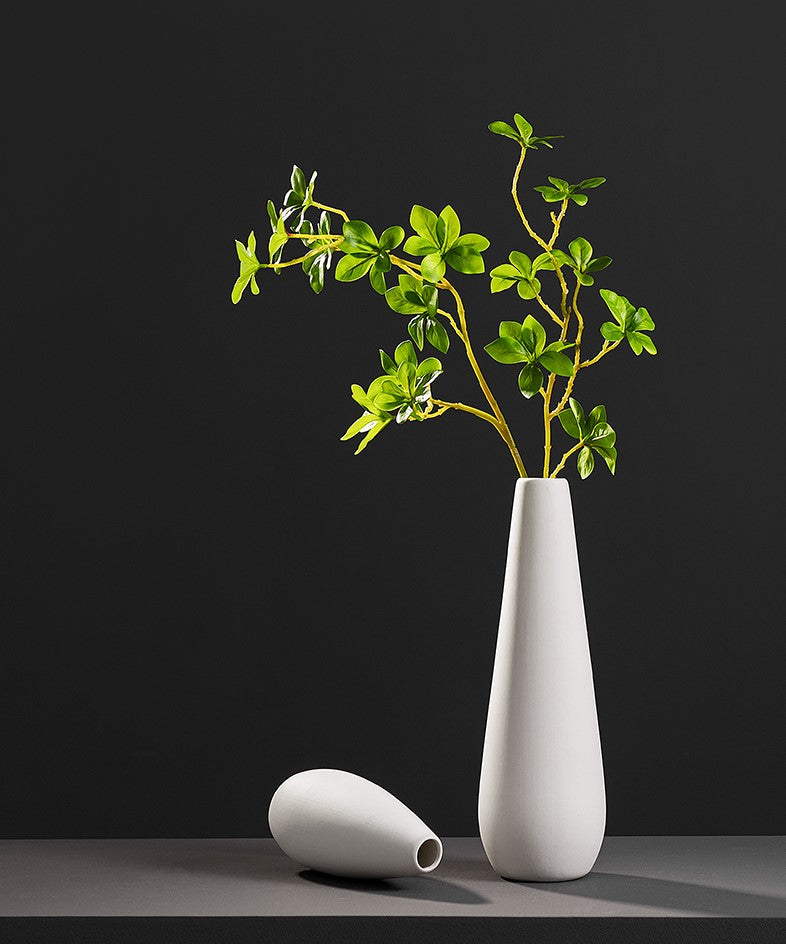 Suquila White Ceramic Vase™