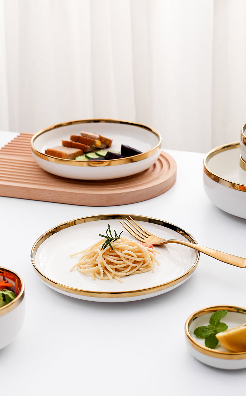 Suquila White Porcelain Plates Set™