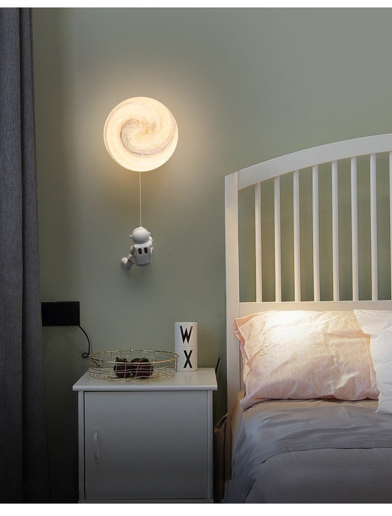 Suquila creative astronaut moon wall lamp™