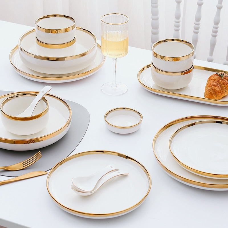 Suquila White Porcelain Plates Set™